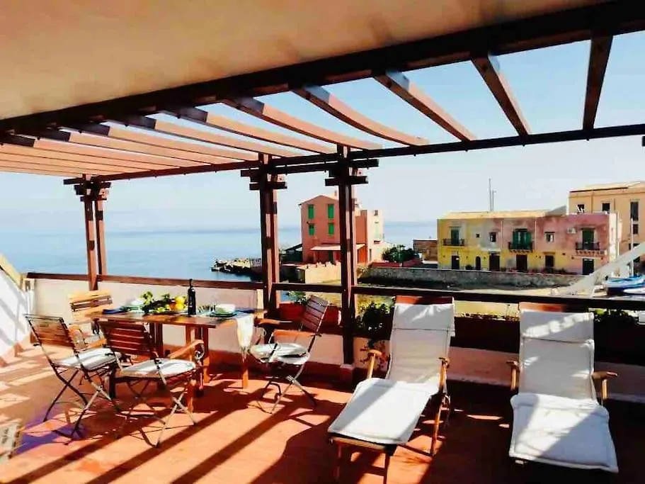 Relaxing Seahouse Villa Santa Flavia 0*,